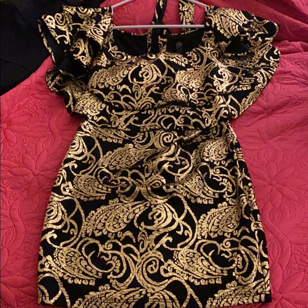 Dress that ties around your neck